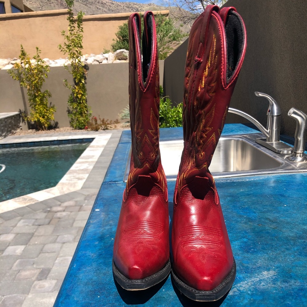 Cherry ladero boots worn once.